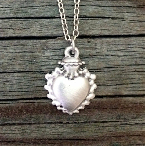 Queen Elizabeth's Heart Pewter Necklace  with 18 in chain