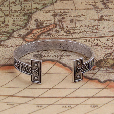 Antique Silver Plated Zinc Alloy Nordic Rune Cuff with Celtic Trinity Symbol